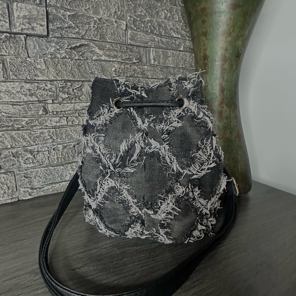 Black Denim Frayed Bucket Bag - Picture 5 of 5